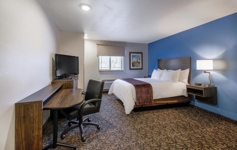 Queen Room - Mobility Accessible interior